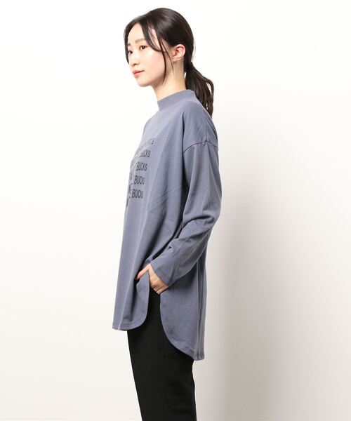 Samansa Mos2 blue(サマンサモスモスブルー)の「柄アソートロンT(Tシャツ/カットソー・レディース・キナリ/オフホワイト/チャコール・フリ-)」の5枚目の写真