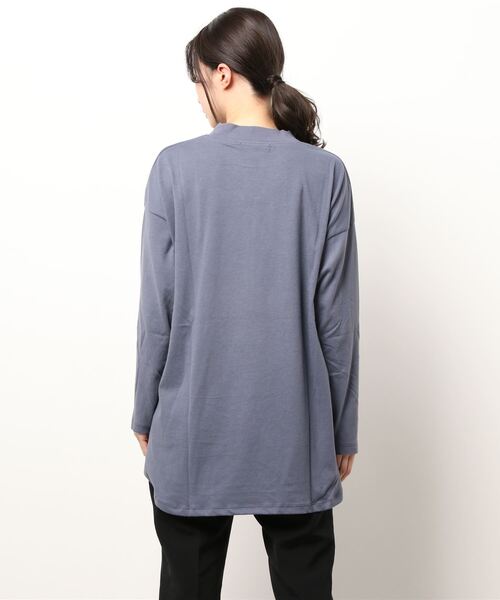Samansa Mos2 blue(サマンサモスモスブルー)の「柄アソートロンT(Tシャツ/カットソー・レディース・キナリ/オフホワイト/チャコール・フリ-)」の4枚目の写真