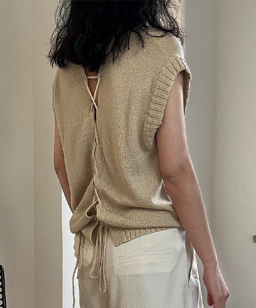 chuclla(チュクラ)の「【chuclla】【2022/SS】Lace up back sleeveless knit chw22s086(ニット/セーター・レディース・ベージュ/ブラック・FREE)」の9枚目の写真