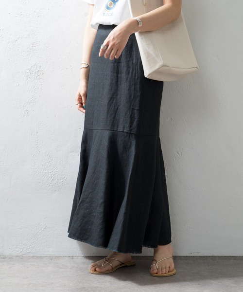 SHENERY（シーナリー）の「【WEB限定カラー：オフホワイト】ペプラムマーメイドロングスカート（スカート・レディース・ブラック/ベージュ/オフホワイト・38/36）」の15枚目の写真