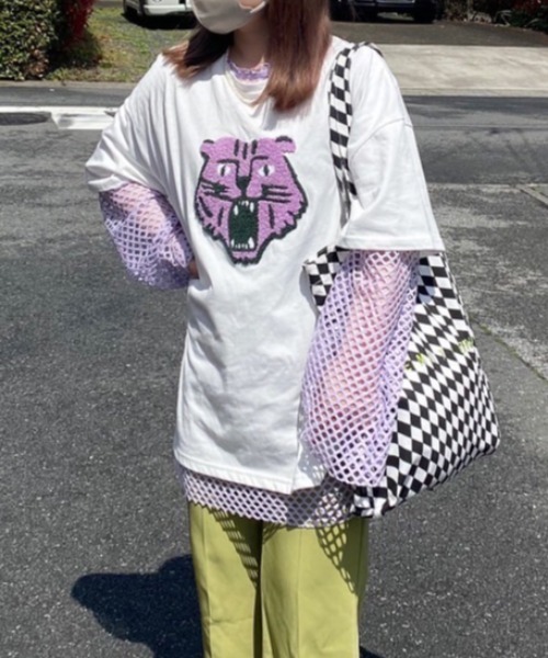 SpRay（スプレイ）の「トラさがらＢＩＧＴシャツ（Tシャツ/カットソー・レディース・ブラック/オフホワイト/オレンジ/ブルー・FREE）」の2枚目の写真