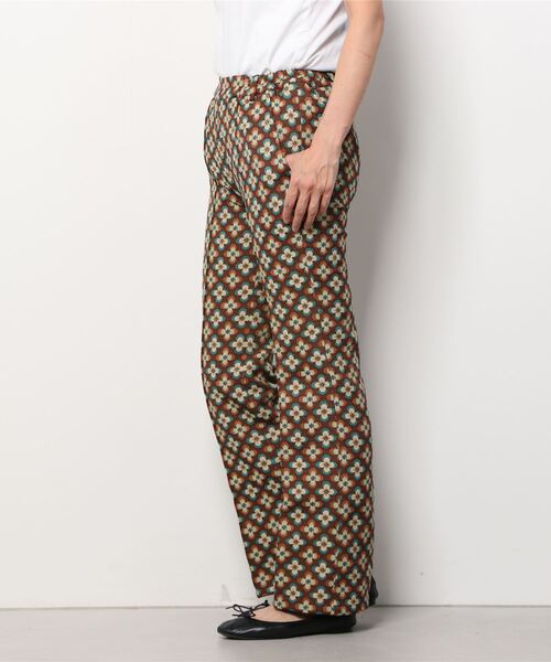 WC(ダブル シー)の「フラワー柄ゴブランパンツ(スラックス・レディース・その他1/その他2・FREE)」の4枚目の写真