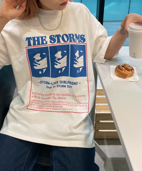 WEGO（ウィゴー）の「WEGO/アソートグラフィックBIGT（Tシャツ/カットソー・レディース・スミクロ/ホワイト/ターコイズブルー/ホワイト系その他/その他1/グリーン/オフホワイト/レッド・MEDIUM/SMALL）」の8枚目の写真