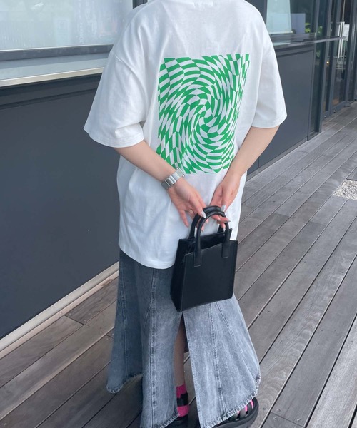 WEGO（ウィゴー）の「WEGO/アソートグラフィックBIGT（Tシャツ/カットソー・レディース・スミクロ/ホワイト/ターコイズブルー/ホワイト系その他/その他1/グリーン/オフホワイト/レッド・MEDIUM/SMALL）」の5枚目の写真