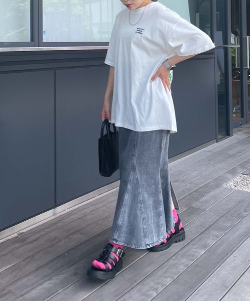 WEGO（ウィゴー）の「WEGO/アソートグラフィックBIGT（Tシャツ/カットソー・レディース・スミクロ/ホワイト/ターコイズブルー/ホワイト系その他/その他1/グリーン/オフホワイト/レッド・MEDIUM/SMALL）」の14枚目の写真