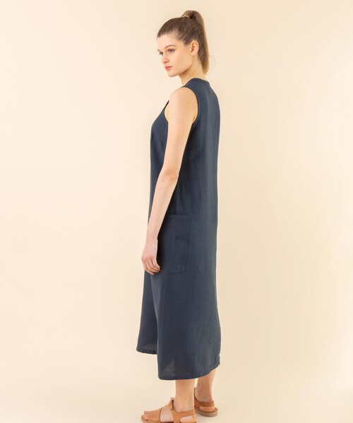 agnes b.（アニエスベー）の「UAF9 ROBE リネンロングワンピース（ワンピース・レディース・グレー系その他・2/1/3）」の4枚目の写真