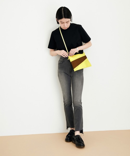 SUSAN BIJL（スーザンベル）の「【SUSAN BIJL】The New Pouch MEDIUM（ショルダーバッグ・レディース・ブルー/ネイビー/イエロー/グリーン・M）」の19枚目の写真