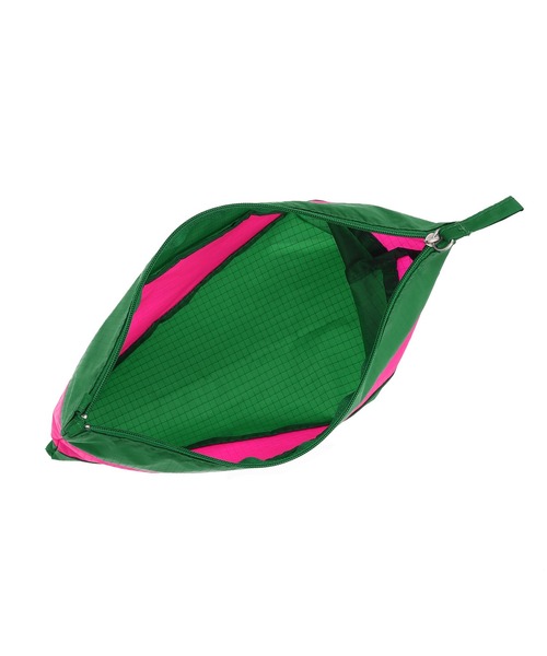 SUSAN BIJL（スーザンベル）の「【SUSAN BIJL】The New Pouch MEDIUM（ショルダーバッグ・レディース・ブルー/ネイビー/イエロー/グリーン・M）」の7枚目の写真