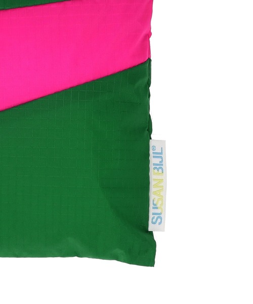 SUSAN BIJL（スーザンベル）の「【SUSAN BIJL】The New Pouch MEDIUM（ショルダーバッグ・レディース・ブルー/ネイビー/イエロー/グリーン・M）」の6枚目の写真