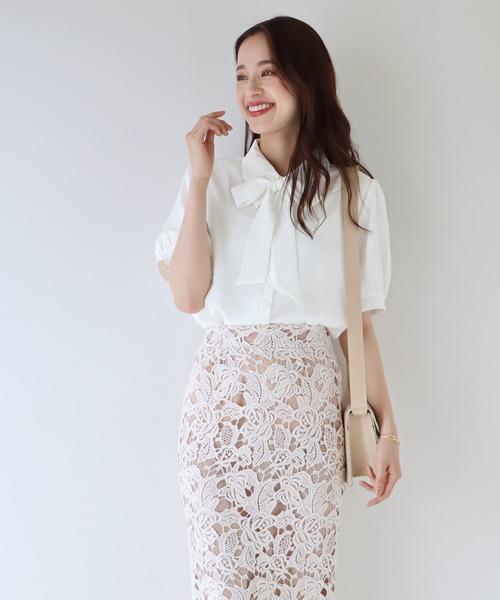 BLUEEAST（ブルーイースト）の「《お気に入り1.6万人突破！/Ｓ・Ｍ・Ｌ展開》ボウタイリボンブラウス（シャツ/ブラウス・レディース・オフホワイト/ブルー/ベージュ/ネイビー/ブラック系/ベージュ系/ホワイト系/アイボリー/ベージュ×ブラック/ブラック×ベージュ・MEDIUM/LARGE/SMALL）」の11枚目の写真