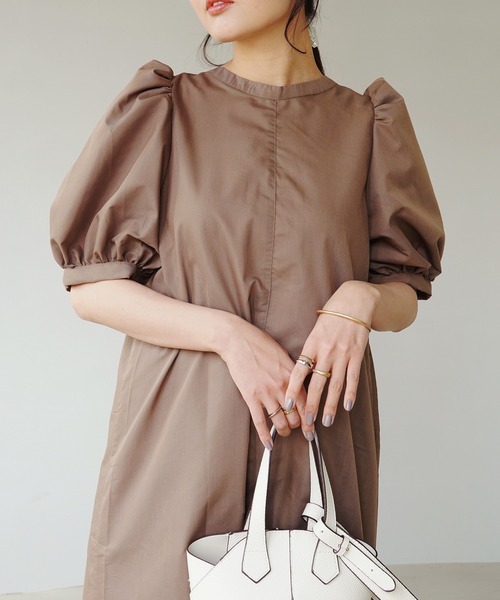 IAMUSE（アイアミューズ）の「デザインパフスリーブ2WAYワンピース S0669【IAMUSE】（ワンピース・レディース・モカ/グリーン/ブラック・FREE）」の2枚目の写真