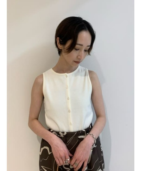 MOUSSY(マウジー)の「FRONT BUTTON RIB トップス(タンクトップ・レディース・ブラック/ネイビー/オフホワイト/ライトグリーン・1/2)」の20枚目の写真