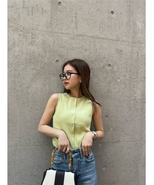 MOUSSY(マウジー)の「FRONT BUTTON RIB トップス(タンクトップ・レディース・ブラック/ネイビー/オフホワイト/ライトグリーン・1/2)」の18枚目の写真