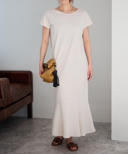 TRIANGLE PALETTE（トライアングルパレット）の「バックオープン カットマキシワンピース（ワンピース・レディース・チャコールグレー/ブラック/アイボリー/ベージュ・FREE）」の13枚目の写真