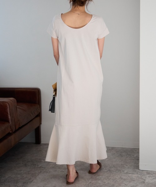 TRIANGLE PALETTE（トライアングルパレット）の「バックオープン カットマキシワンピース（ワンピース・レディース・チャコールグレー/ブラック/アイボリー/ベージュ・FREE）」の15枚目の写真