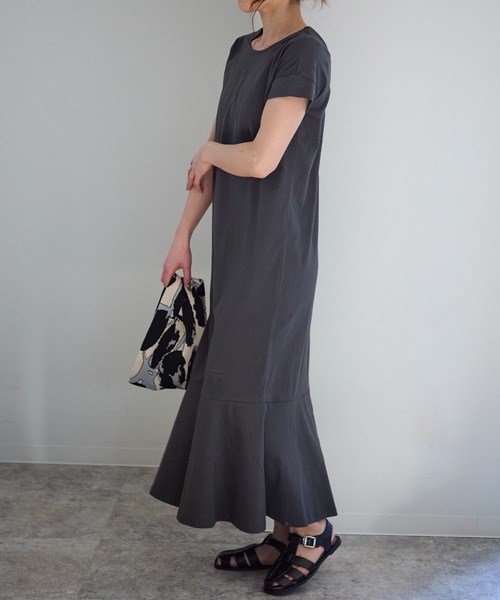 TRIANGLE PALETTE（トライアングルパレット）の「バックオープン カットマキシワンピース（ワンピース・レディース・チャコールグレー/ブラック/アイボリー/ベージュ・FREE）」の21枚目の写真