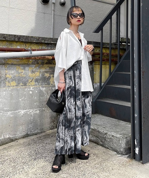 PAGEBOY（ページボーイ）の「ショルダースリットBIGシャツ（シャツ/ブラウス・レディース・ブラック/オフホワイト/ブラウン系その他/イエロー系その他・FREE）」の7枚目の写真