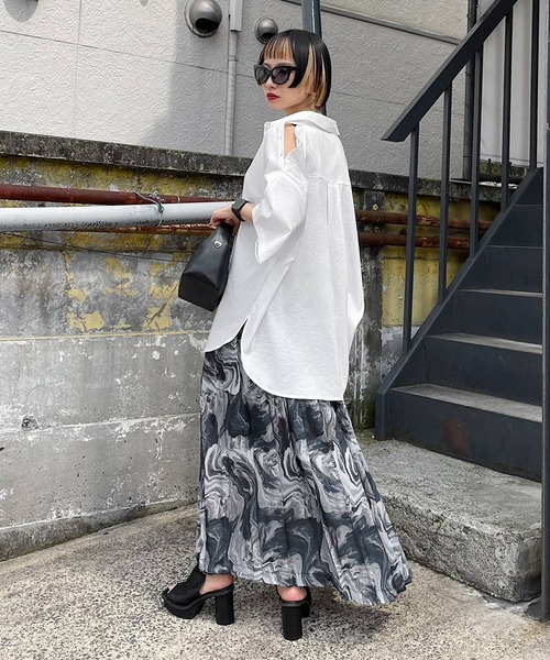 PAGEBOY（ページボーイ）の「ショルダースリットBIGシャツ（シャツ/ブラウス・レディース・ブラック/オフホワイト/ブラウン系その他/イエロー系その他・FREE）」の8枚目の写真