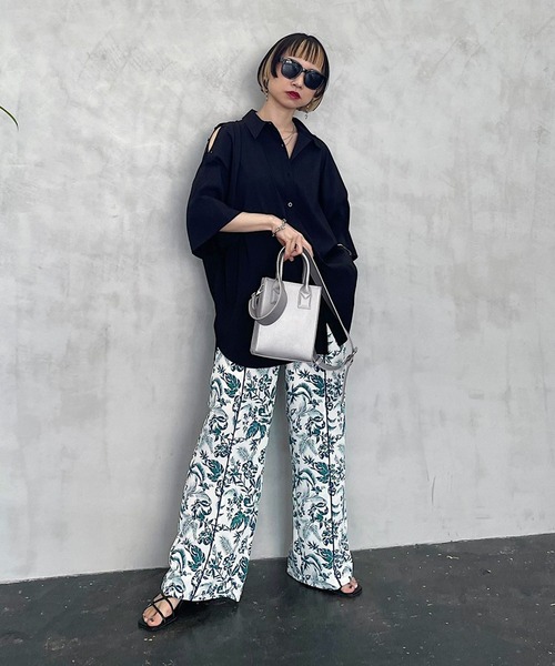 PAGEBOY（ページボーイ）の「ショルダースリットBIGシャツ（シャツ/ブラウス・レディース・ブラック/オフホワイト/ブラウン系その他/イエロー系その他・FREE）」の13枚目の写真