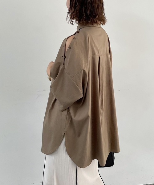 PAGEBOY（ページボーイ）の「ショルダースリットBIGシャツ（シャツ/ブラウス・レディース・ブラック/オフホワイト/ブラウン系その他/イエロー系その他・FREE）」の15枚目の写真