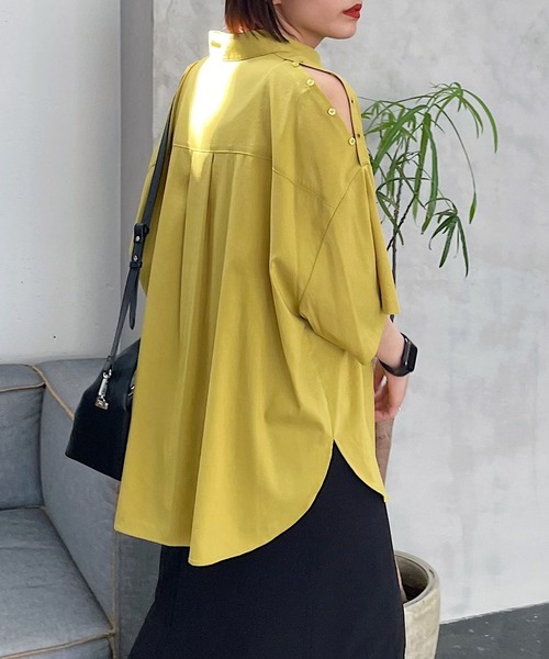 PAGEBOY（ページボーイ）の「ショルダースリットBIGシャツ（シャツ/ブラウス・レディース・ブラック/オフホワイト/ブラウン系その他/イエロー系その他・FREE）」の20枚目の写真