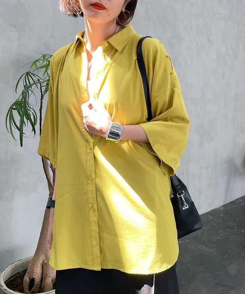 PAGEBOY（ページボーイ）の「ショルダースリットBIGシャツ（シャツ/ブラウス・レディース・ブラック/オフホワイト/ブラウン系その他/イエロー系その他・FREE）」の21枚目の写真