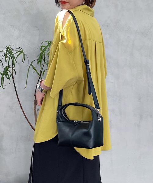 PAGEBOY（ページボーイ）の「ショルダースリットBIGシャツ（シャツ/ブラウス・レディース・ブラック/オフホワイト/ブラウン系その他/イエロー系その他・FREE）」の22枚目の写真