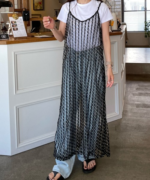 LE MORE(リモア)の「チュールリボンキャミワンピース(ワンピース・レディース・ブラック/アイボリー・FREE)」の2枚目の写真