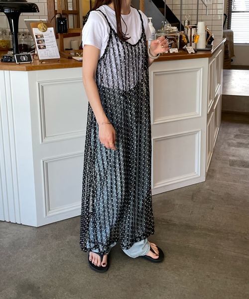 LE MORE(リモア)の「チュールリボンキャミワンピース(ワンピース・レディース・ブラック/アイボリー・FREE)」の4枚目の写真