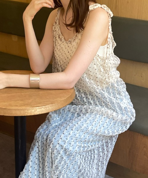 LE MORE(リモア)の「チュールリボンキャミワンピース(ワンピース・レディース・ブラック/アイボリー・FREE)」の22枚目の写真