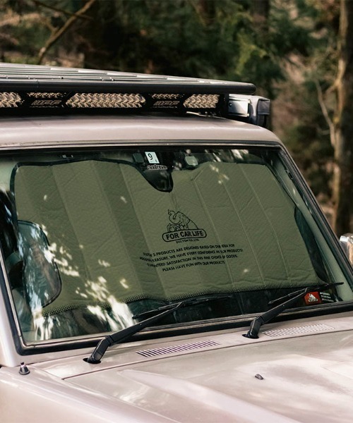 DULTON（ダルトン）の「AUTO SUNSHADE M /車用 サンシェード M（アウトドアグッズ・メンズ・レッド/グレー/ホワイト/オリーブ/ダークベージュ・FREE）」の4枚目の写真