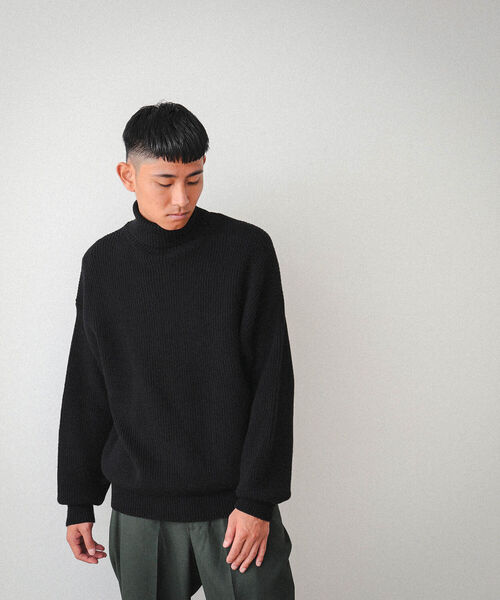 ビームス黒ニット BEAMS（ビームス）の「BEAMS / ビッグ アゼ タートルネック