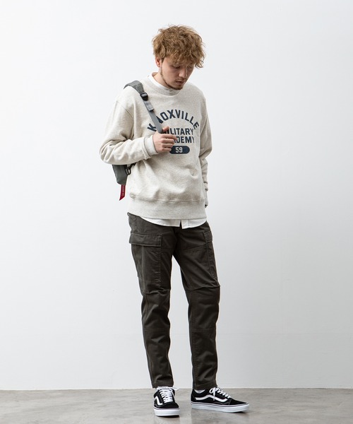Alpha Industries（アルファインダストリーズ）の「MIL.ACADEMYクルーネック カレッジロゴスウェット（スウェット・メンズ・ホワイト/ブラック/オートミール/ダークグリーン・MEDIUM/LARGE/X-LARGE）」の4枚目の写真