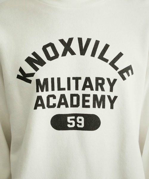 Alpha Industries（アルファインダストリーズ）の「MIL.ACADEMYクルーネック カレッジロゴスウェット（スウェット・メンズ・ホワイト/ブラック/オートミール/ダークグリーン・MEDIUM/LARGE/X-LARGE）」の9枚目の写真