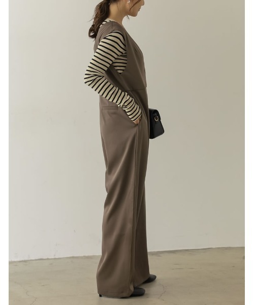 Re:EDIT（リエディ）の「[低身長/高身長サイズ有]ツイルVネックオールインワン（つなぎ/オールインワン・レディース・モカ/ブラック・LARGE/TALL/MEDIUM/SHORT）」の12枚目の写真