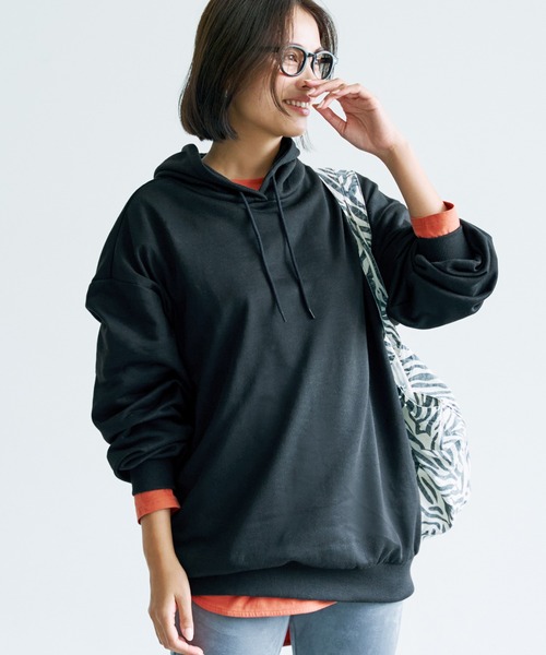 coca(coca)(コカ)の「ポケット付裏毛チュニックパーカー(パーカー・レディース・ブラック/ライトグレー/グリーン・M/L)」の2枚目の写真