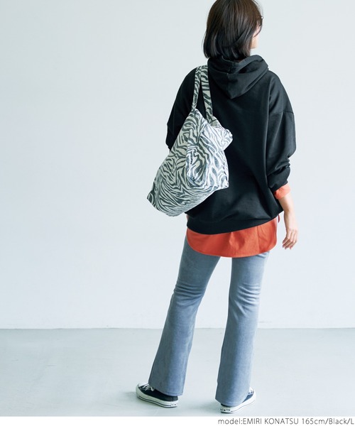 coca(coca)(コカ)の「ポケット付裏毛チュニックパーカー(パーカー・レディース・ブラック/ライトグレー/グリーン・M/L)」の6枚目の写真