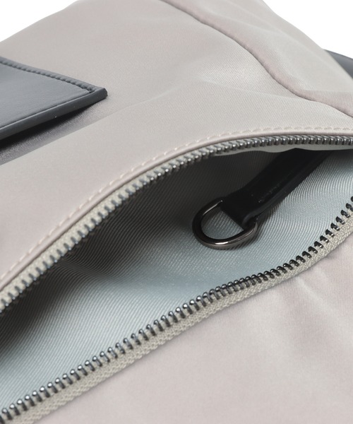 LAZY SUSAN（レイジースーザン）の「リュックバッグ　２ＷＡＹソフト（バックパック/リュック・レディース・ブラック/グレー・FREE）」の6枚目の写真