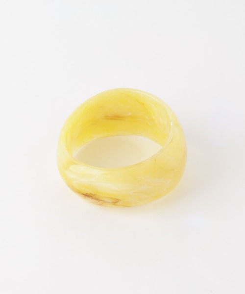 KBF（ケイビーエフ）の「ワイドアクリルバングル（ブレスレット・レディース・イエロー/クリア・ONE）」の6枚目の写真