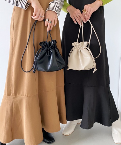 MYMOOD.(マイムード)の「2WAY PU 巾着ミニショルダー(ショルダーバッグ・レディース・ブラック/アイボリー/ピンクベージュ/シルバー・FREE)」の8枚目の写真