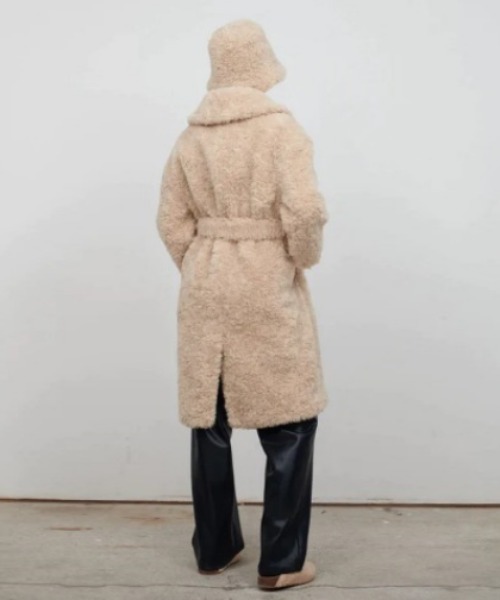 jakke（ジャッキー）の「KATRINA BELTED FAUX FUR COAT BISCUIT