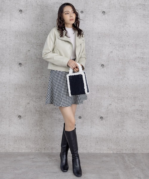 clear(クリア)の「フェイクレザーライダースジャケット(ライダースジャケット・レディース・ブラック/アイボリー/サックスブルー・F)」の14枚目の写真