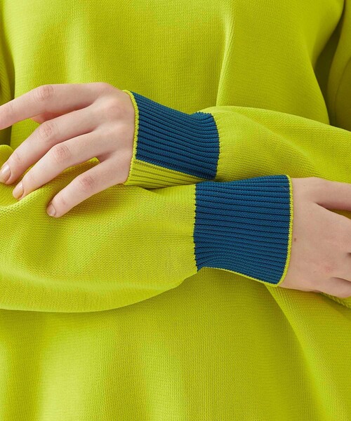 A + TOKYO（エープラストウキョウ）の「【洗える/軽量】ポイントカラーオーバーニットトップス（ニット/セーター・レディース・ブルー/ブラック/ラベンダー/イエロー/ベージュ・FREE）」の7枚目の写真