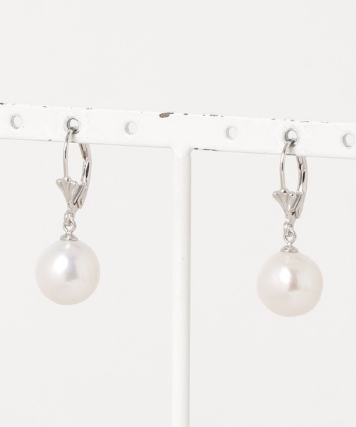 MUSES(ミューズ)の「★MUSES★オーバル淡水パールフープピアス(ピアス(両耳用)・レディース・シルバー/ゴールド・FREE)」の2枚目の写真