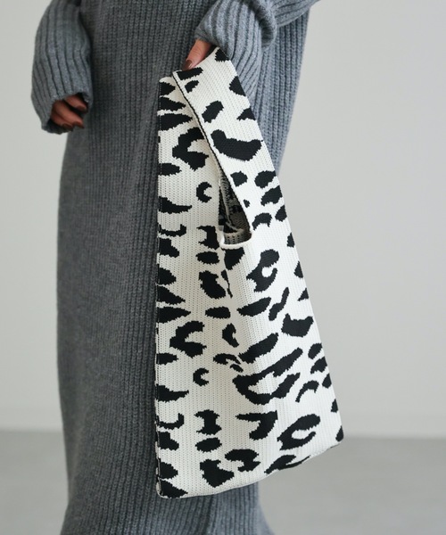 ap retro(アプレトロ)の「ジャガードニットマルシェバッグ(トートバッグ・レディース・ホワイト/ブラウン・FREE)」の4枚目の写真