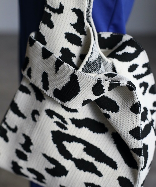 ap retro(アプレトロ)の「ジャガードニットマルシェバッグ(トートバッグ・レディース・ホワイト/ブラウン・FREE)」の14枚目の写真