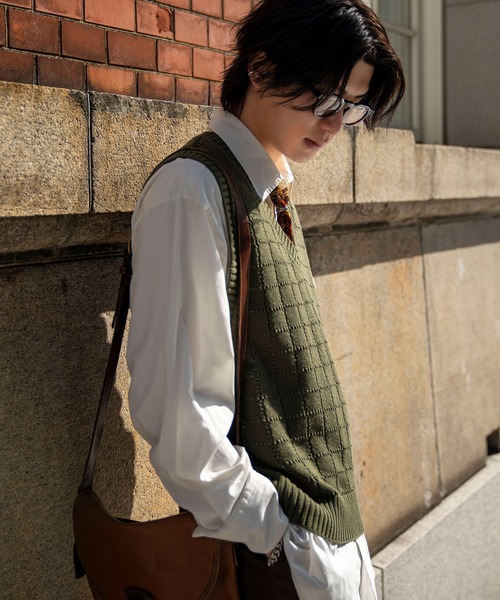 INTERPLAY(インタープレイ)の「【INTERPLAY x TAKERU】ウィンドペーン ニット ベスト(ベスト・メンズ・ダークグリーン/マスタード/ボルドー・FREE)」の6枚目の写真