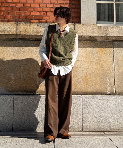 INTERPLAY(インタープレイ)の「【INTERPLAY x TAKERU】ウィンドペーン ニット ベスト(ベスト・メンズ・ダークグリーン/マスタード/ボルドー・FREE)」の9枚目の写真