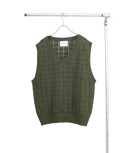 INTERPLAY(インタープレイ)の「【INTERPLAY x TAKERU】ウィンドペーン ニット ベスト(ベスト・メンズ・ダークグリーン/マスタード/ボルドー・FREE)」の14枚目の写真