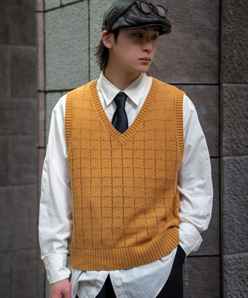 INTERPLAY(インタープレイ)の「【INTERPLAY x TAKERU】ウィンドペーン ニット ベスト(ベスト・メンズ・ダークグリーン/マスタード/ボルドー・FREE)」の17枚目の写真